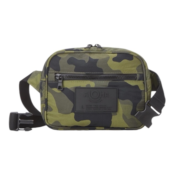 ALOHA Collection Other - NWT Aloha Collection Keep It Light Hip Pack Camo